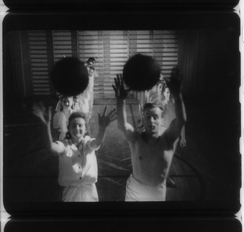 Kadry z filmu „Gimnastyka dla wszystkich” / Źródło: Filmoteka Narodowa - Instytut Audiowizualny