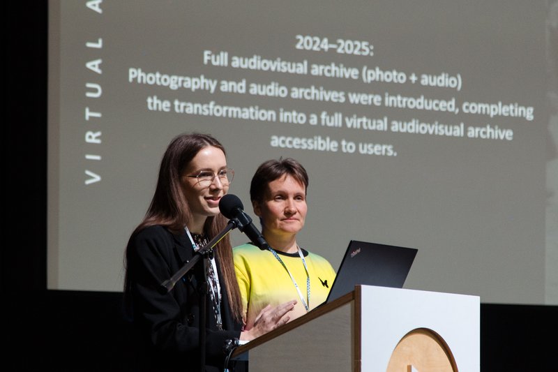 dzień #2 konferencji, Jolė Stimbirytė (z prawej) & Laura Kerušauskaitė (Lithuanian Central State Archive), fot. Mykyta Platonov / FINA