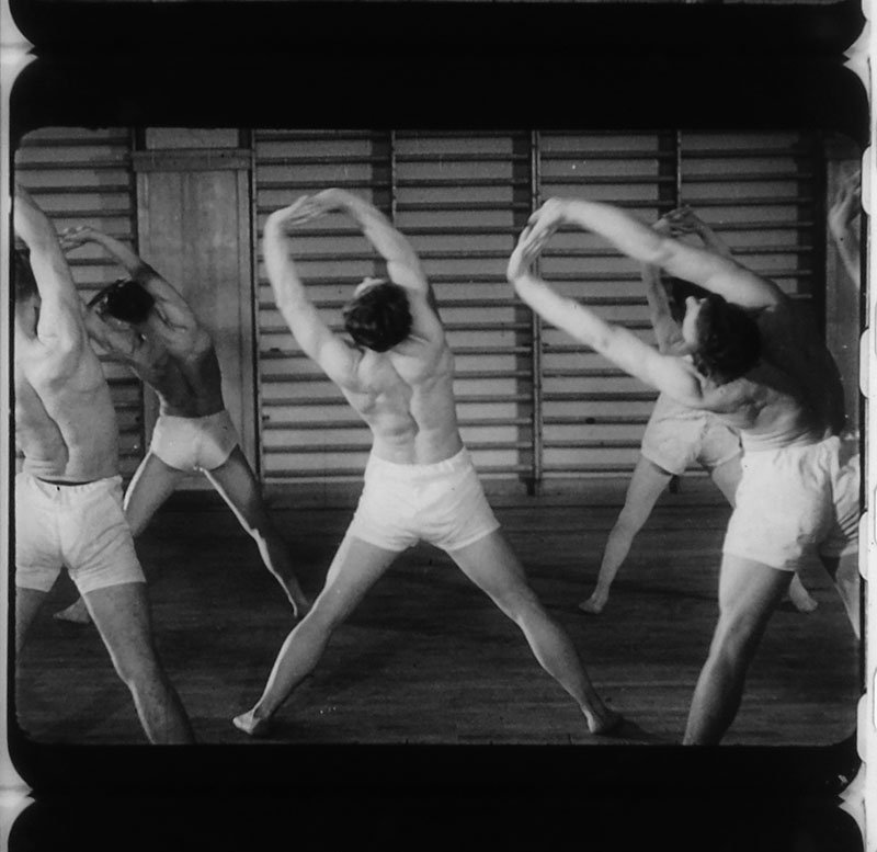 Kadry z filmu „Gimnastyka dla wszystkich” / Źródło: Filmoteka Narodowa - Instytut Audiowizualny