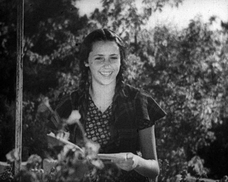 Kadry z filmu „Mir Kumen On” („Droga młodych”) / Źródło: Filmoteka Narodowa - Instytut Audiowizualny