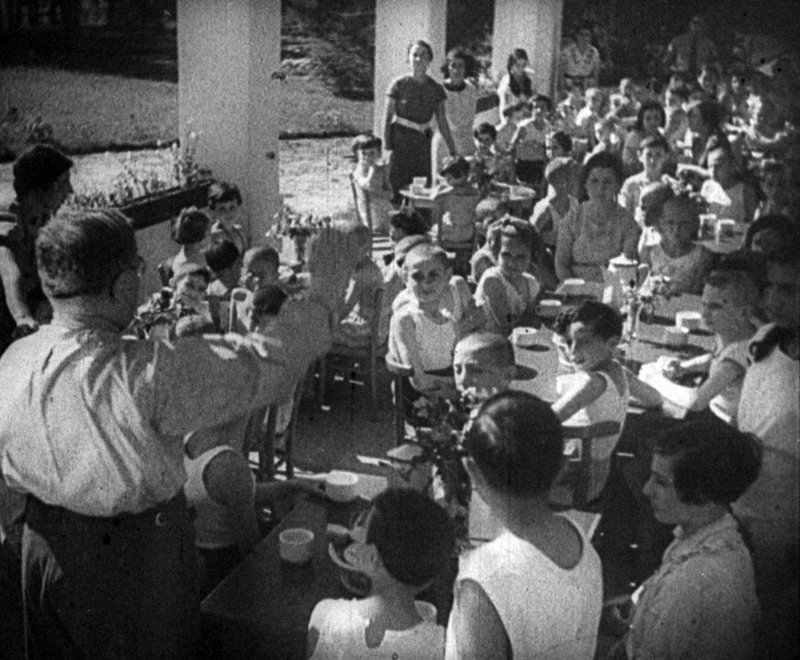 Kadry z filmu „Mir Kumen On” („Droga młodych”) / Źródło: Filmoteka Narodowa - Instytut Audiowizualny