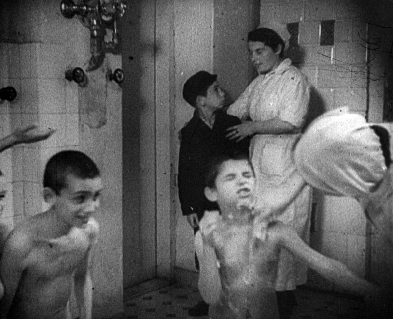 Kadry z filmu „Mir Kumen On” („Droga młodych”) / Źródło: Filmoteka Narodowa - Instytut Audiowizualny