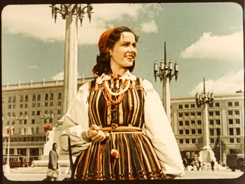 Kadry z filmu „Przygoda na Mariensztacie” / Źródło: Filmoteka Narodowa - Instytut Audiowizualny