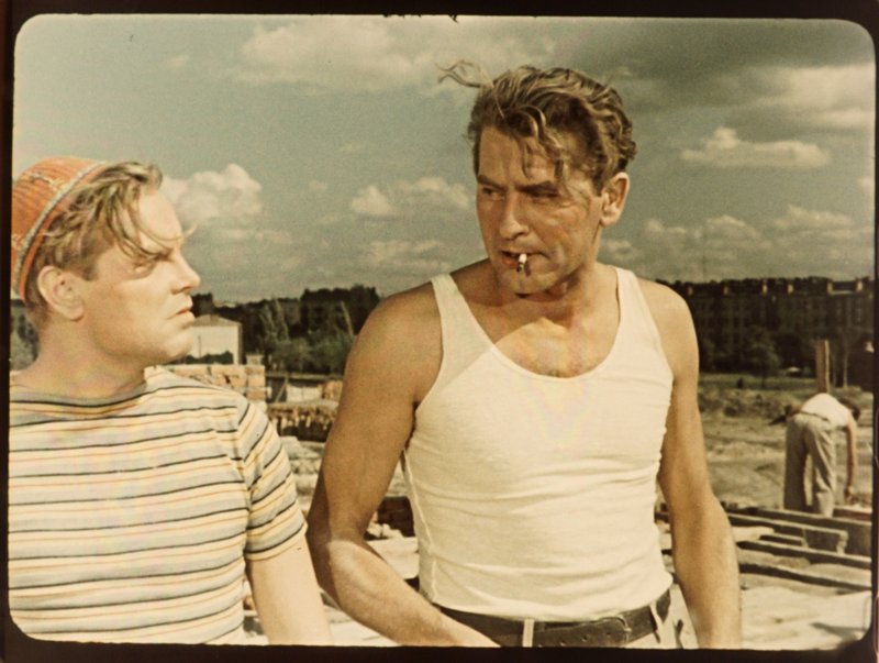 Kadry z filmu „Przygoda na Mariensztacie” / Źródło: Filmoteka Narodowa - Instytut Audiowizualny