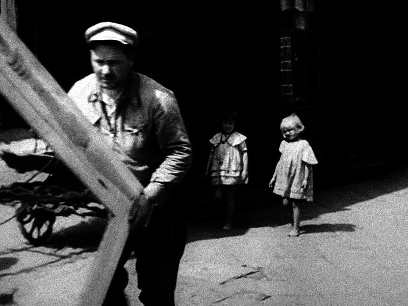 Kadry z filmu „Przygoda człowieka poczciwego” / Źródło: Filmoteka Narodowa - Instytut Audiowizualny